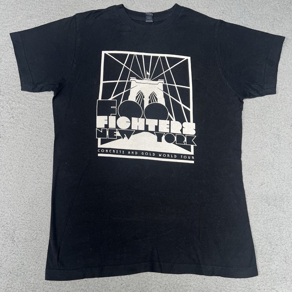 Foo Fighters New York T Shirt Men's Sz S Black Concrete and Gold World Tour Tee
